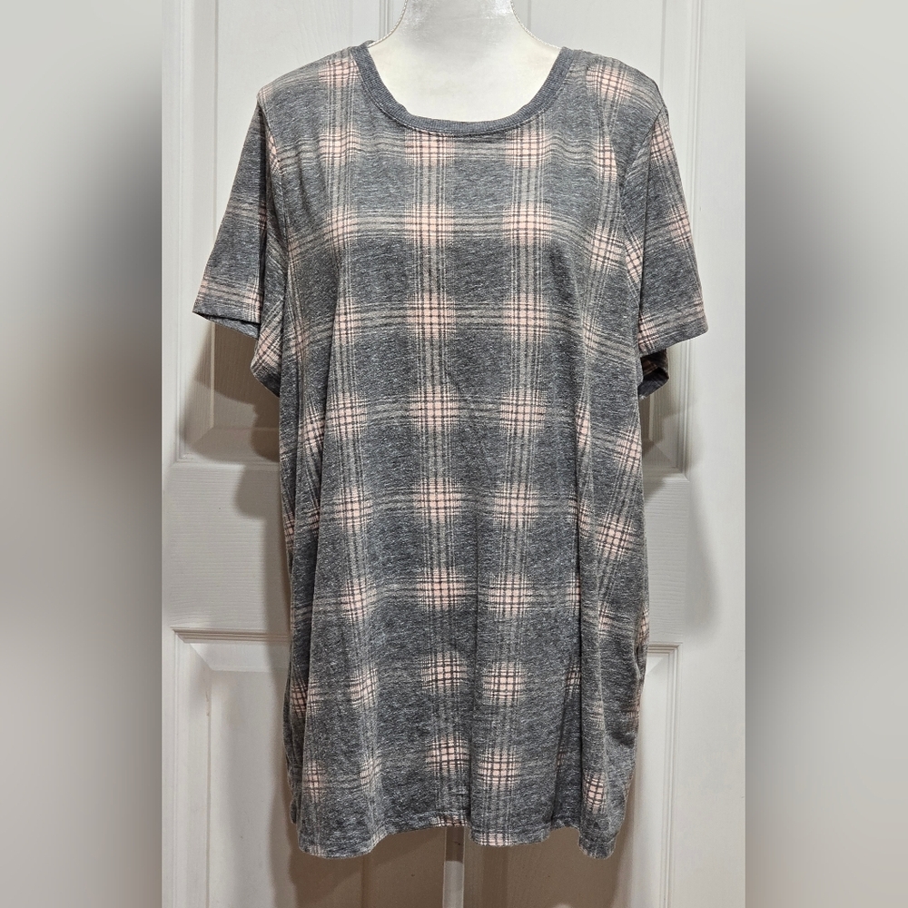 Torrid Classic Fit Tee Shirt Gray & Peach Plaid - Picture 4 of 9